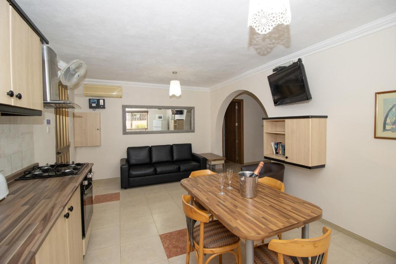 Tranquil Villa Apartments Units מליאהה מראה חיצוני תמונה