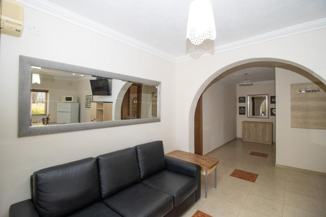 Tranquil Villa Apartments Units מליאהה מראה חיצוני תמונה